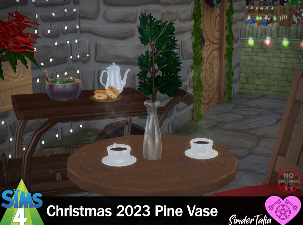 Christmas 2023 Pine Clear Vase